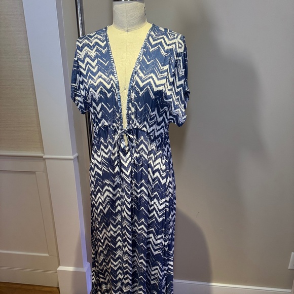 Cool Change beach Cover Up - Picture 1 of 3